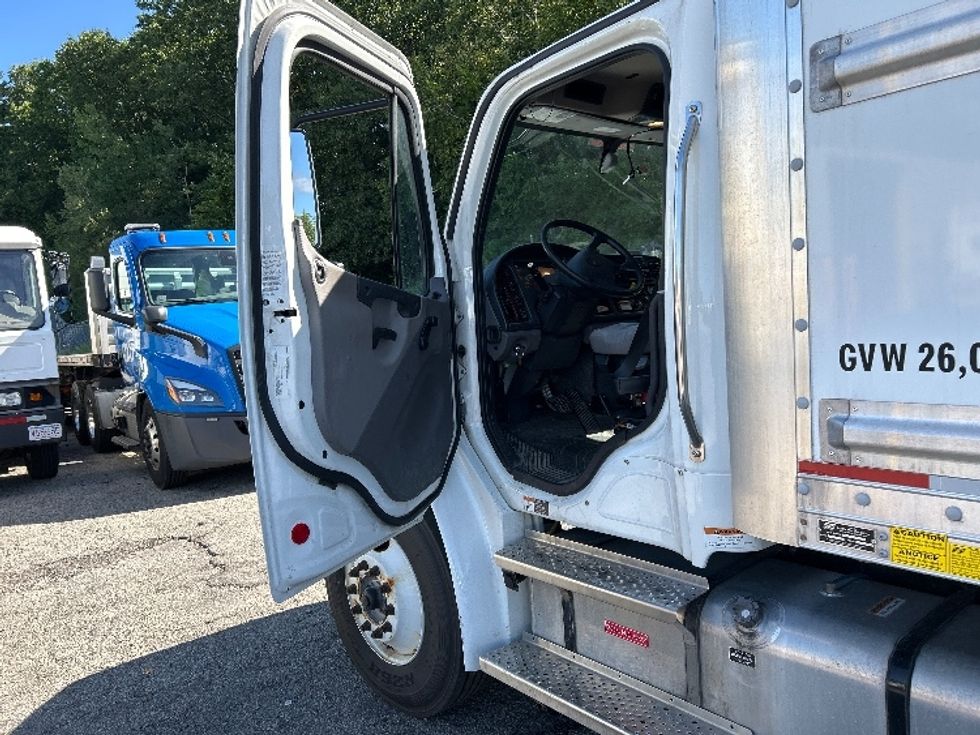 Medium Duty Box Truck-Light and Medium Duty Trucks-Freightliner-2023-M2-Auburn-MA-91,986\n\t\tmiles-$ 89,000 - Image 16