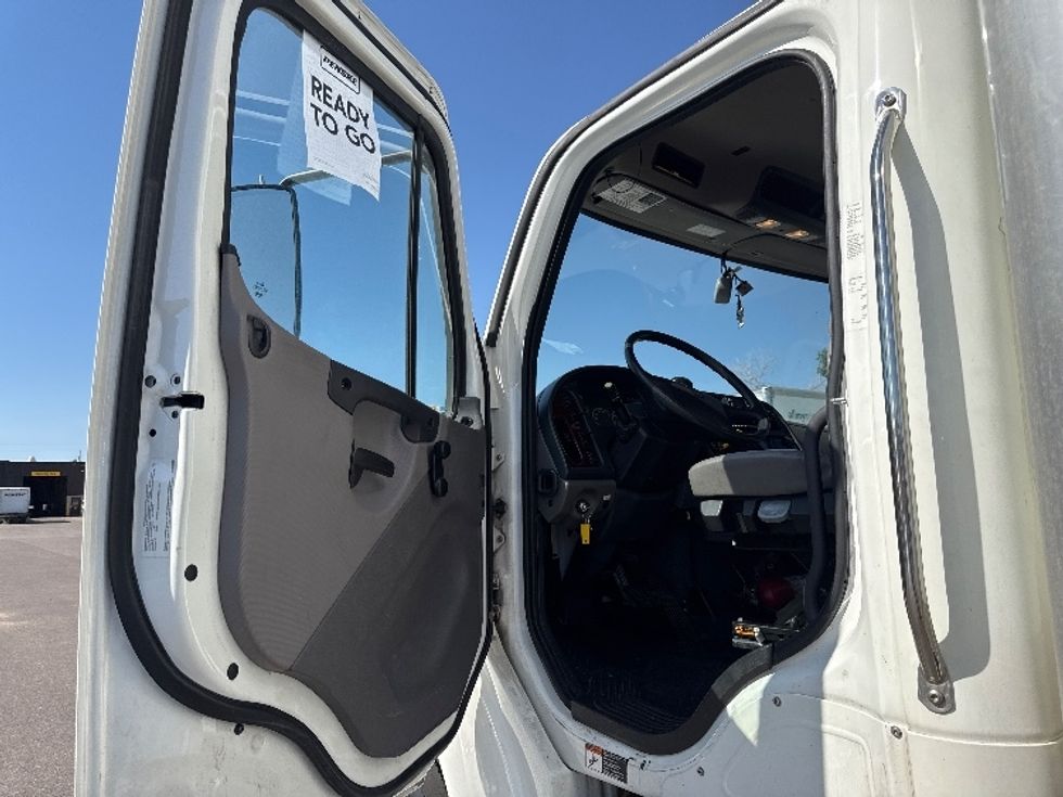 Medium Duty Box Truck-Light and Medium Duty Trucks-Freightliner-2023-M2-Aurora-CO-49,247\n\t\tmiles-$ 92,000 - Image 16