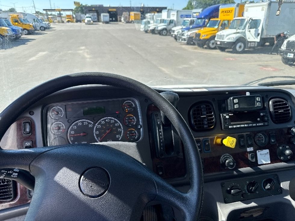 Medium Duty Box Truck-Light and Medium Duty Trucks-Freightliner-2023-M2-Aurora-CO-49,247\n\t\tmiles-$ 92,000 - Image 17