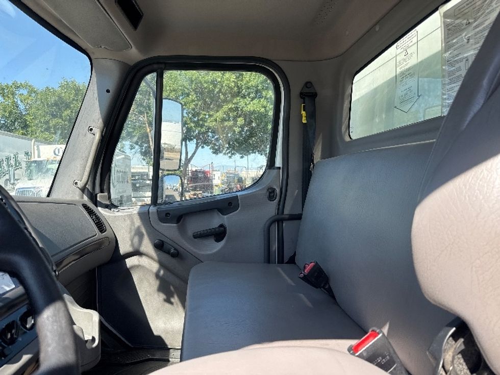 Medium Duty Box Truck-Light and Medium Duty Trucks-Freightliner-2023-M2-Aurora-CO-49,247\n\t\tmiles-$ 92,000 - Image 19