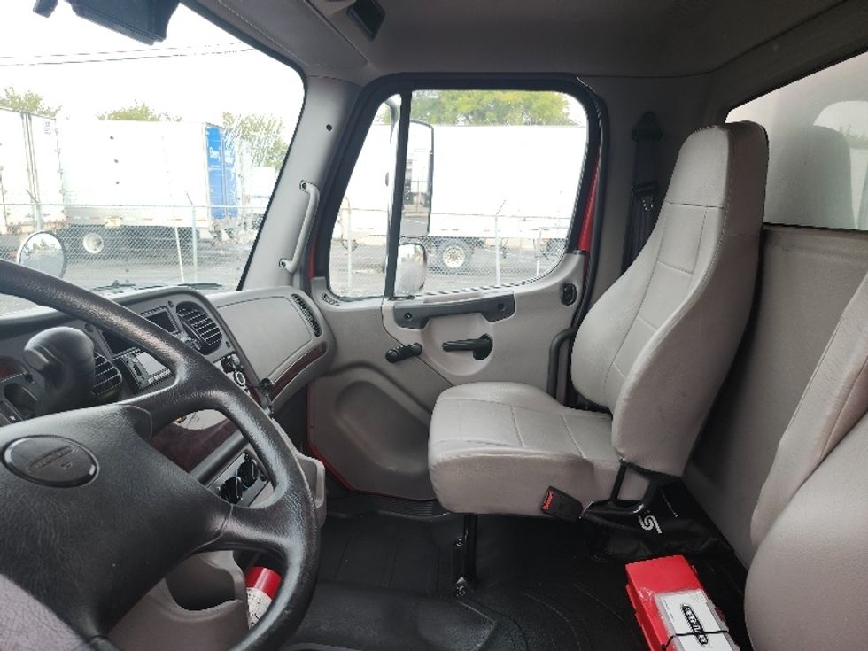 Medium Duty Box Truck-Light and Medium Duty Trucks-Freightliner-2023-M2-Baltimore-MD-147,436\n\t\tmiles-$ 60,250 - Image 19