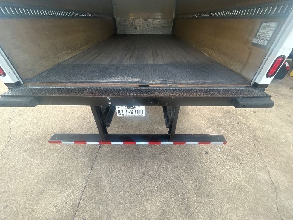 Medium Duty Box Truck-Light and Medium Duty Trucks-Freightliner-2023-M2-Beaumont-TX-95,926\n\t\tmiles-$ 68,750 - Image 9
