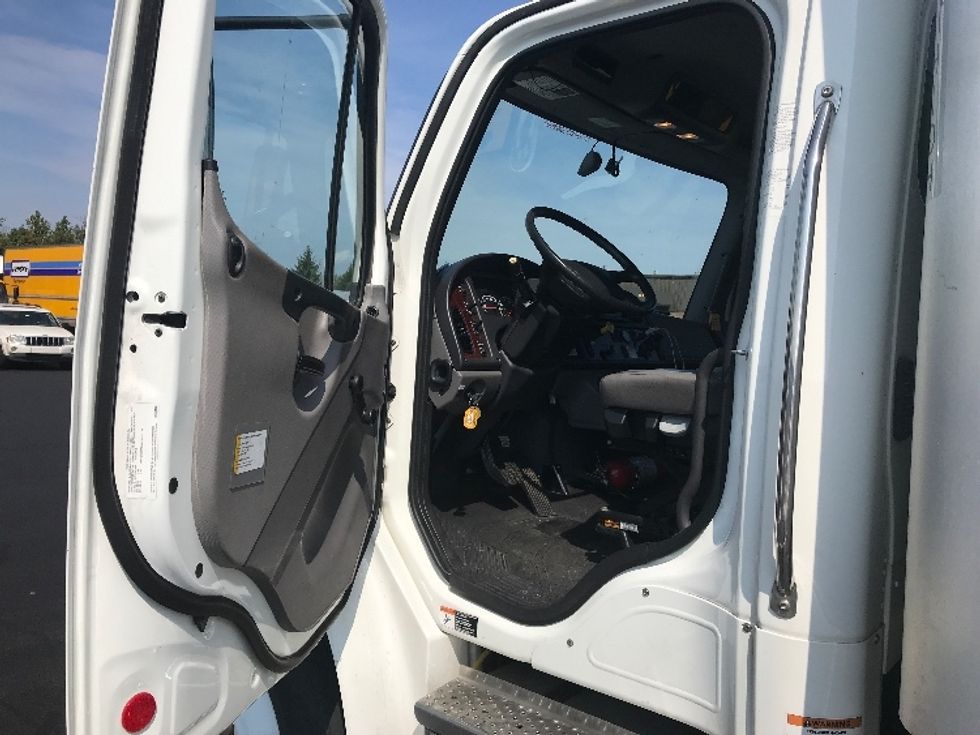 Medium Duty Box Truck-Light and Medium Duty Trucks-Freightliner-2023-M2-Bensalem-PA-75,857\n\t\tmiles-$ 72,000 - Image 16