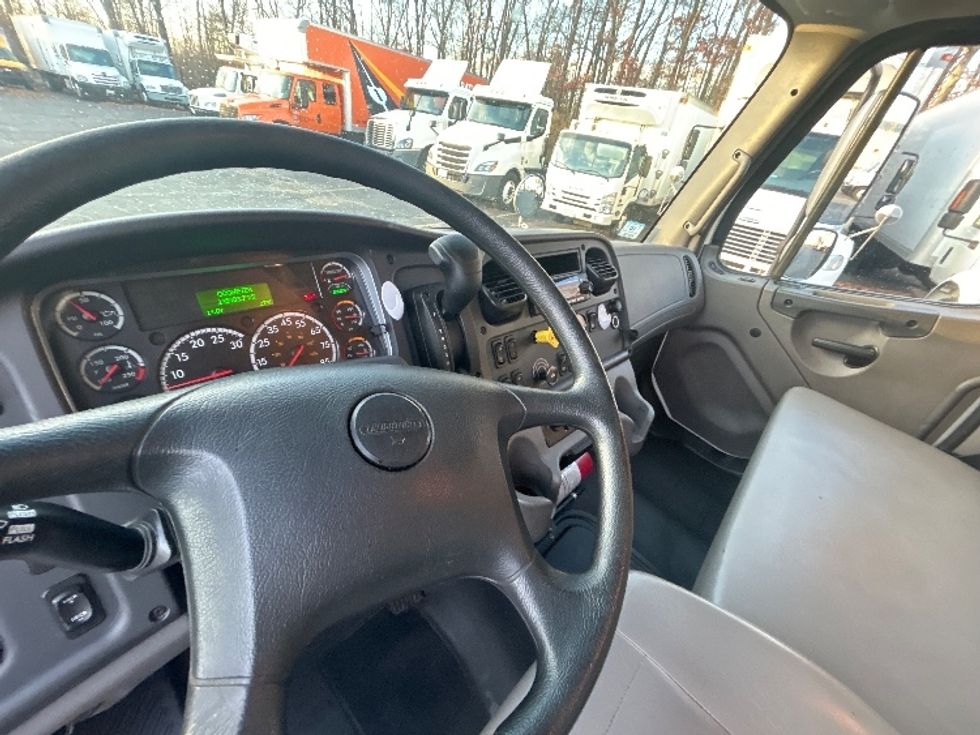Medium Duty Box Truck-Light and Medium Duty Trucks-Freightliner-2023-M2-Braintree-MA-146,403\n\t\tmiles-$ 62,000 - Image 17