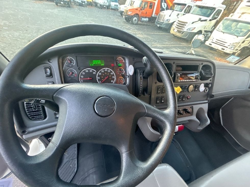 Medium Duty Box Truck-Light and Medium Duty Trucks-Freightliner-2023-M2-Braintree-MA-146,403\n\t\tmiles-$ 62,000 - Image 18