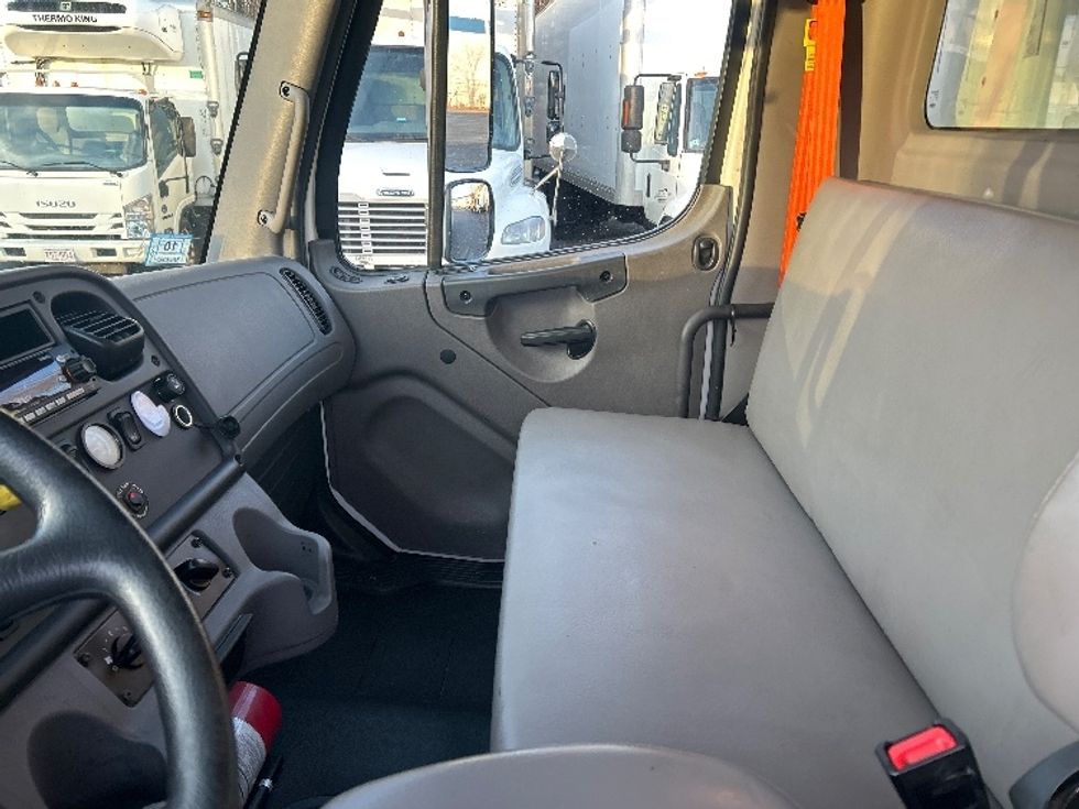Medium Duty Box Truck-Light and Medium Duty Trucks-Freightliner-2023-M2-Braintree-MA-146,403\n\t\tmiles-$ 62,000 - Image 19