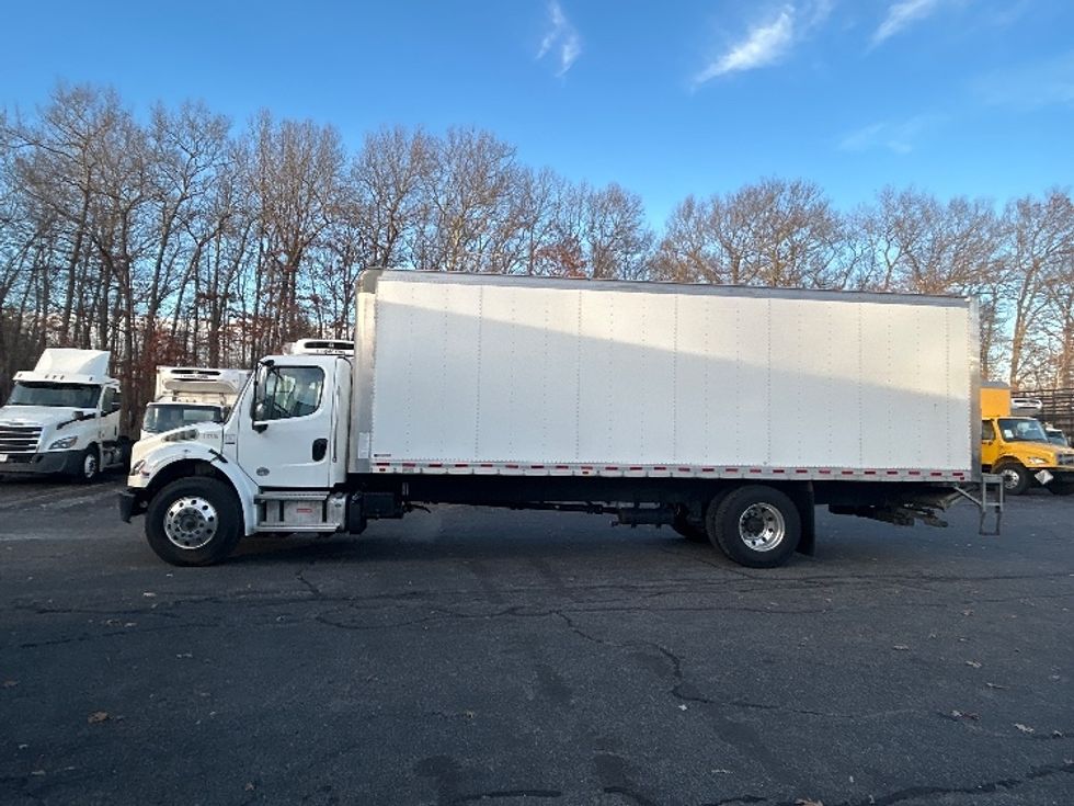 Medium Duty Box Truck-Light and Medium Duty Trucks-Freightliner-2023-M2-Braintree-MA-146,403\n\t\tmiles-$ 62,000 - Image 4