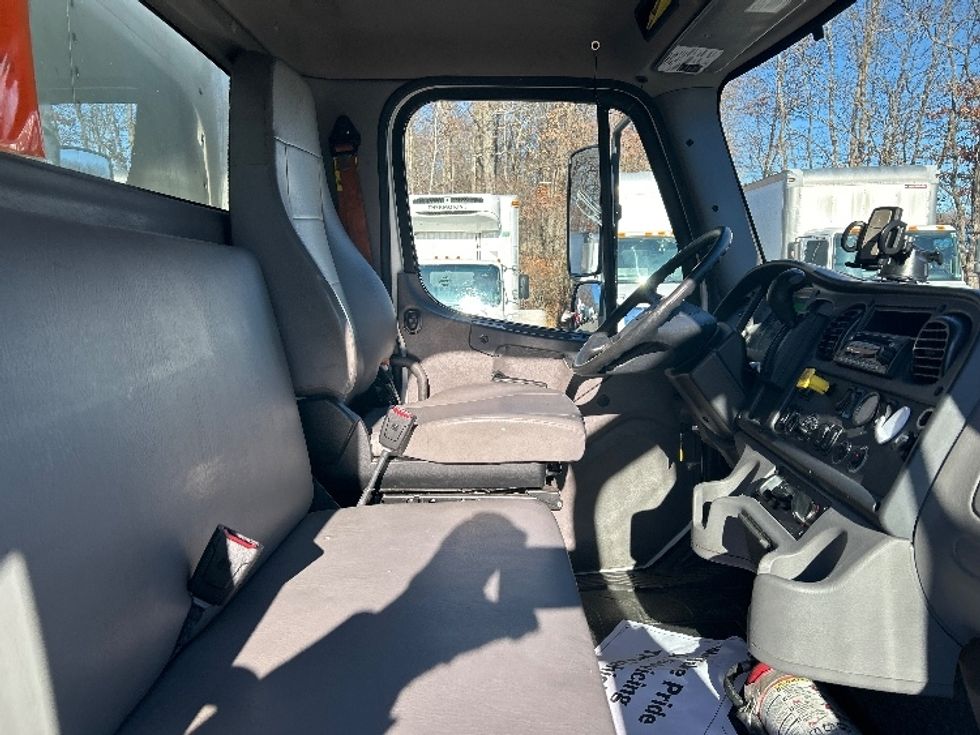 Medium Duty Box Truck-Light and Medium Duty Trucks-Freightliner-2023-M2-Braintree-MA-150,000\n\t\tmiles-$ 63,250 - Image 22