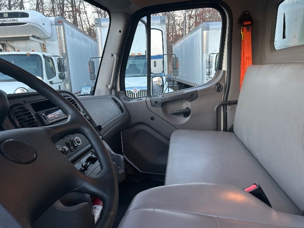 Medium Duty Box Truck-Light and Medium Duty Trucks-Freightliner-2023-M2-Braintree-MA-193,000\n\t\tmiles-$ 54,250 - Image 19