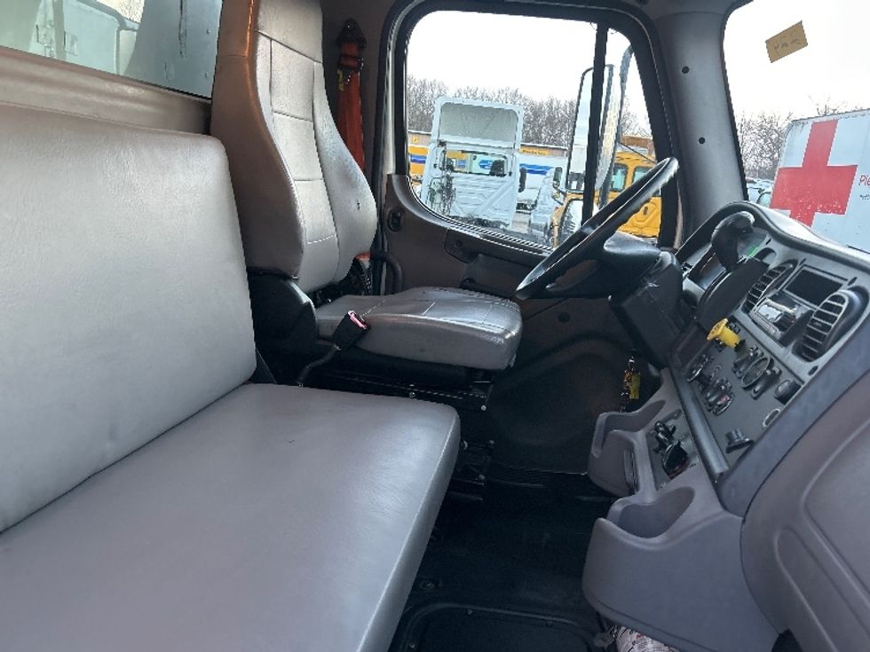 Medium Duty Box Truck-Light and Medium Duty Trucks-Freightliner-2023-M2-Braintree-MA-193,000\n\t\tmiles-$ 54,250 - Image 22
