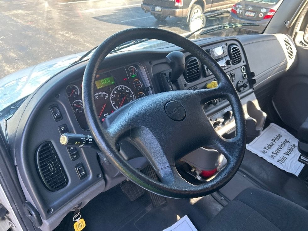Medium Duty Box Truck-Light and Medium Duty Trucks-Freightliner-2023-M2-Burlington-NJ-110,661\n\t\tmiles-$ 83,500 - Image 17