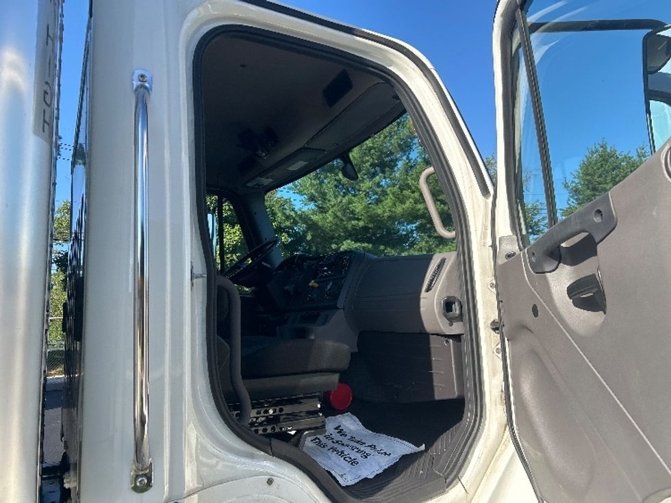 Medium Duty Box Truck-Light and Medium Duty Trucks-Freightliner-2023-M2-Burlington-NJ-110,661\n\t\tmiles-$ 83,500 - Image 20