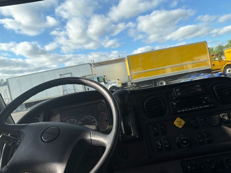 Medium Duty Box Truck-Light and Medium Duty Trucks-Freightliner-2023-M2-Capitol Heights-MD-47,695\n\t\tmiles-$ 98,500 - Image 18