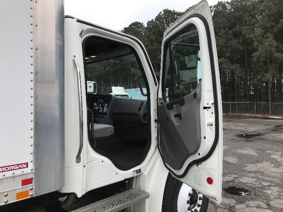 Medium Duty Box Truck-Light and Medium Duty Trucks-Freightliner-2023-M2-Chesapeake-VA-229,950\n\t\tmiles-$ 58,250 - Image 20