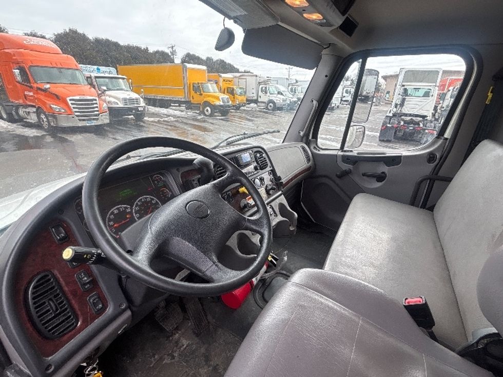 Medium Duty Box Truck-Light and Medium Duty Trucks-Freightliner-2023-M2-Chicopee-MA-269,372\n\t\tmiles-$ 43,750 - Image 17