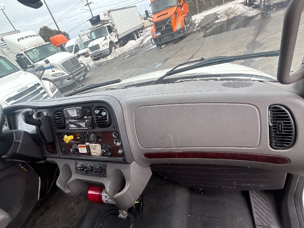 Medium Duty Box Truck-Light and Medium Duty Trucks-Freightliner-2023-M2-Chicopee-MA-269,372\n\t\tmiles-$ 43,750 - Image 21