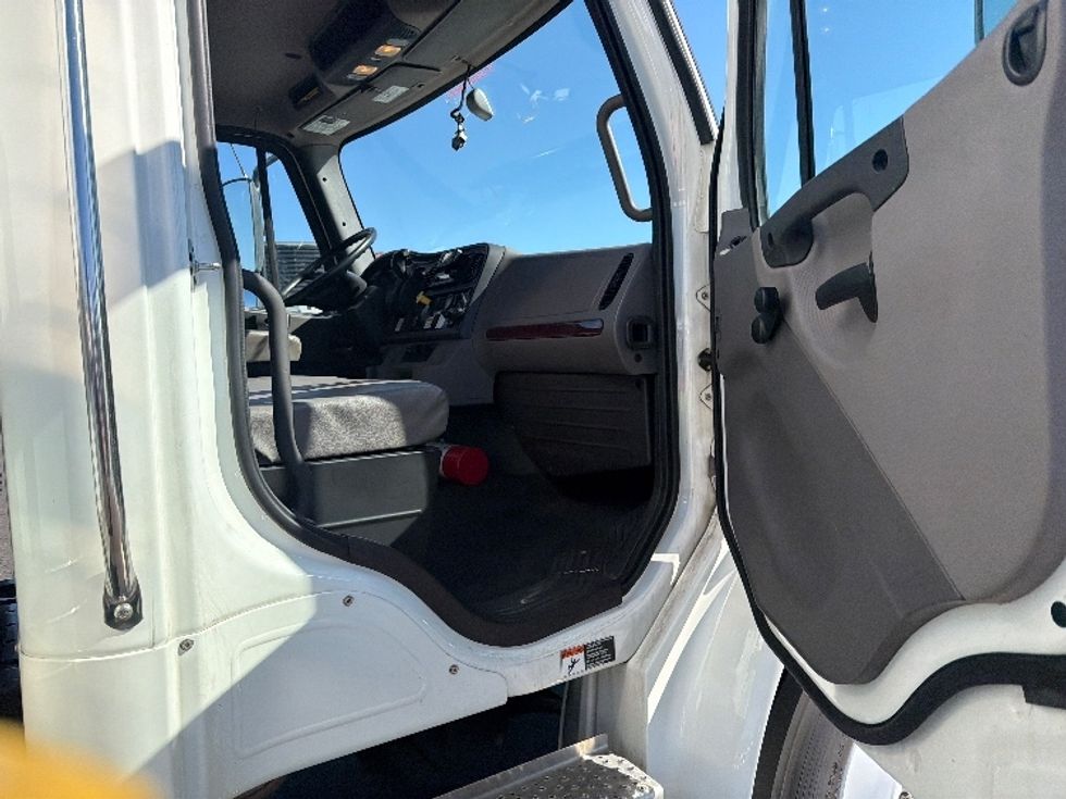 Medium Duty Box Truck-Light and Medium Duty Trucks-Freightliner-2023-M2-Chicopee-MA-97,779\n\t\tmiles-$ 80,000 - Image 20