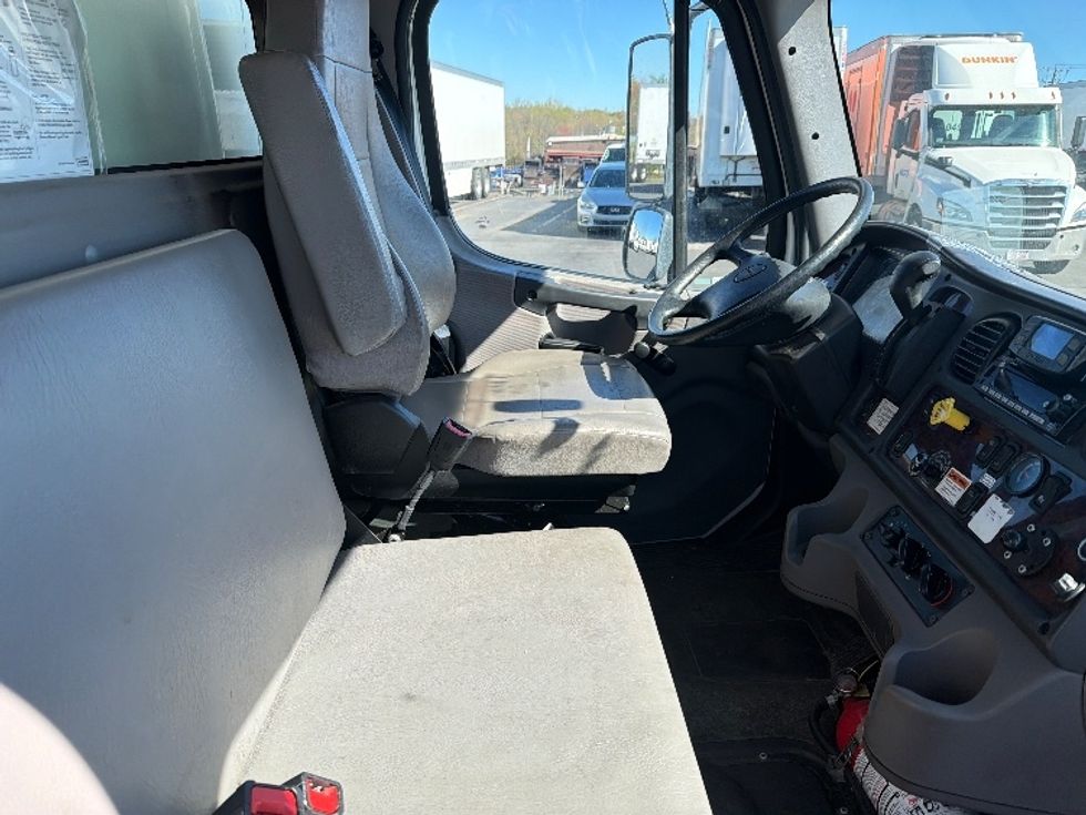 Medium Duty Box Truck-Light and Medium Duty Trucks-Freightliner-2023-M2-Chicopee-MA-97,779\n\t\tmiles-$ 80,000 - Image 22