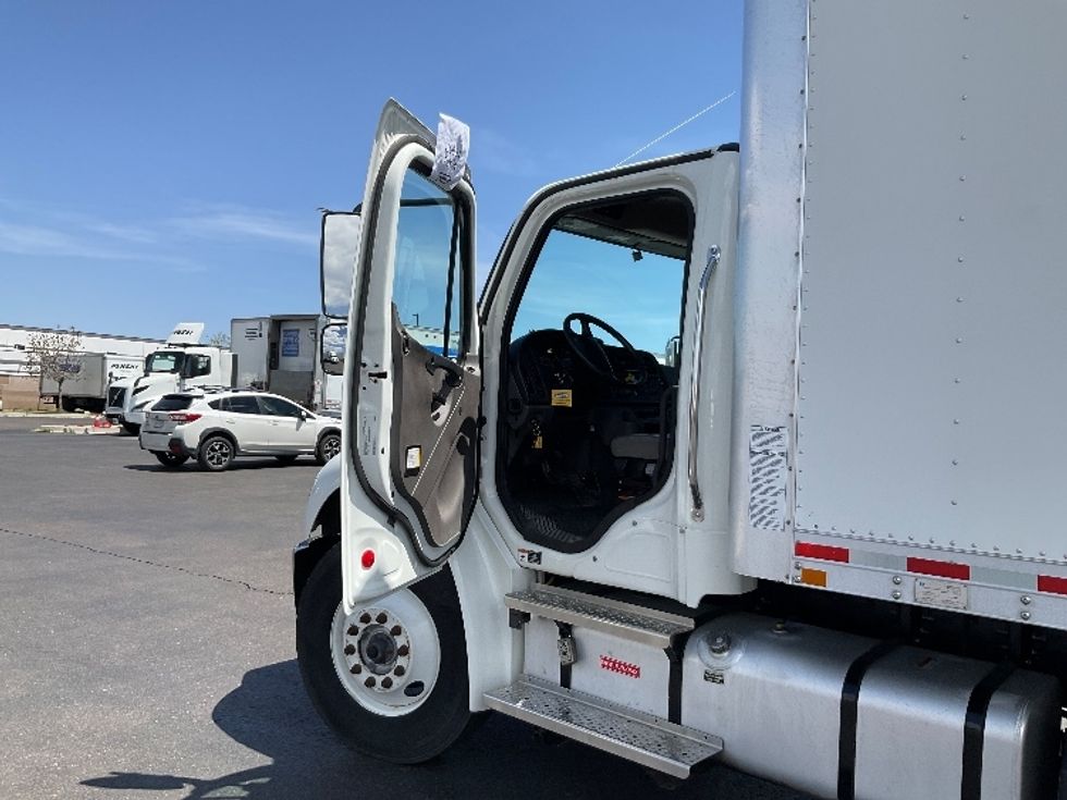 Medium Duty Box Truck-Light and Medium Duty Trucks-Freightliner-2023-M2-Colorado Springs-CO-266,825\n\t\tmiles-$ 51,250 - Image 16