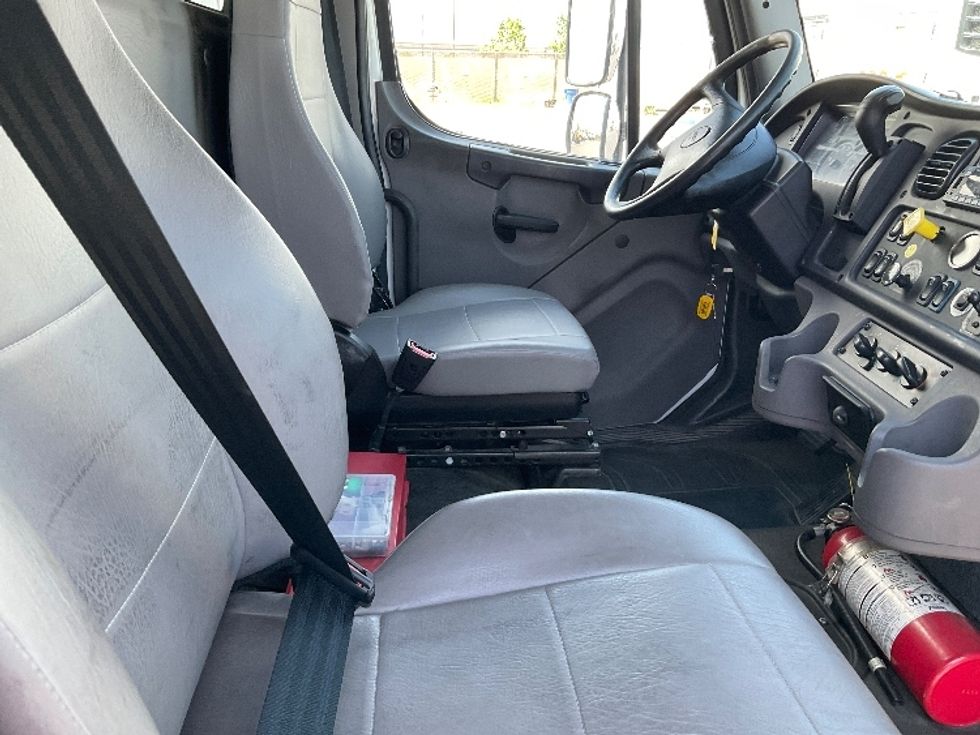 Medium Duty Box Truck-Light and Medium Duty Trucks-Freightliner-2023-M2-Colorado Springs-CO-266,825\n\t\tmiles-$ 51,250 - Image 22