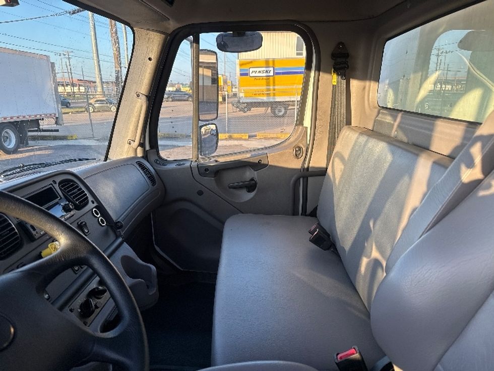 Medium Duty Box Truck-Light and Medium Duty Trucks-Freightliner-2023-M2-Dallas-TX-116,871\n\t\tmiles-$ 74,000 - Image 19