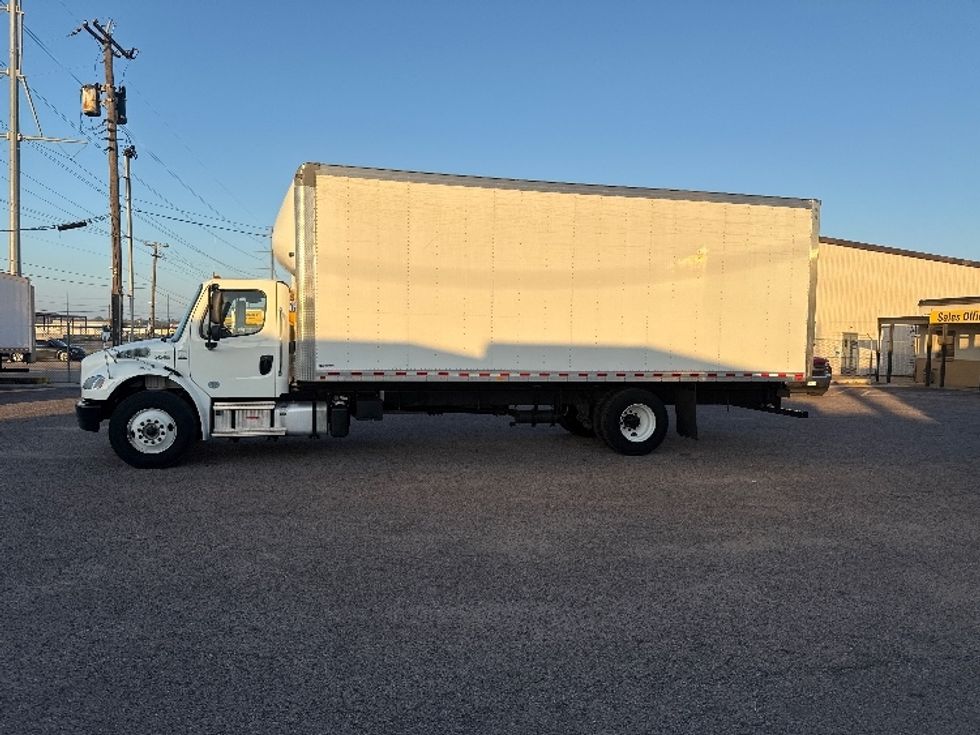 Medium Duty Box Truck-Light and Medium Duty Trucks-Freightliner-2023-M2-Dallas-TX-116,871\n\t\tmiles-$ 74,000 - Image 4