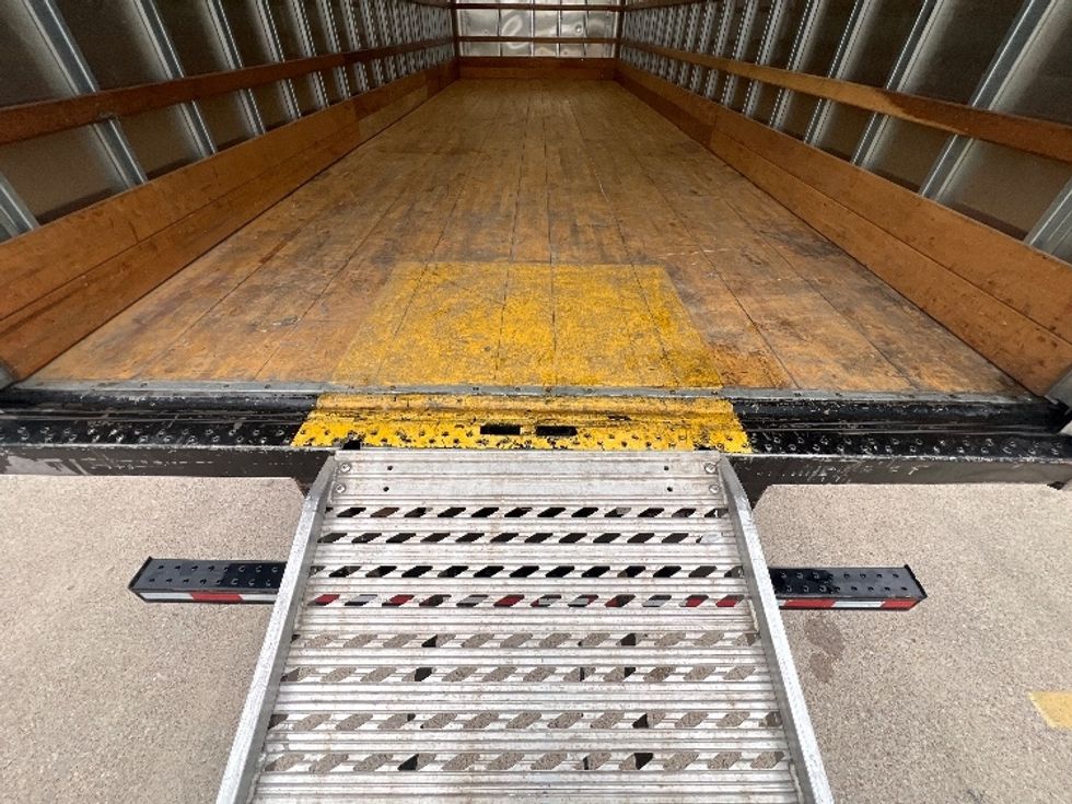 Medium Duty Box Truck-Light and Medium Duty Trucks-Freightliner-2023-M2-Dallas-TX-137,832\n\t\tmiles-$ 69,500 - Image 10