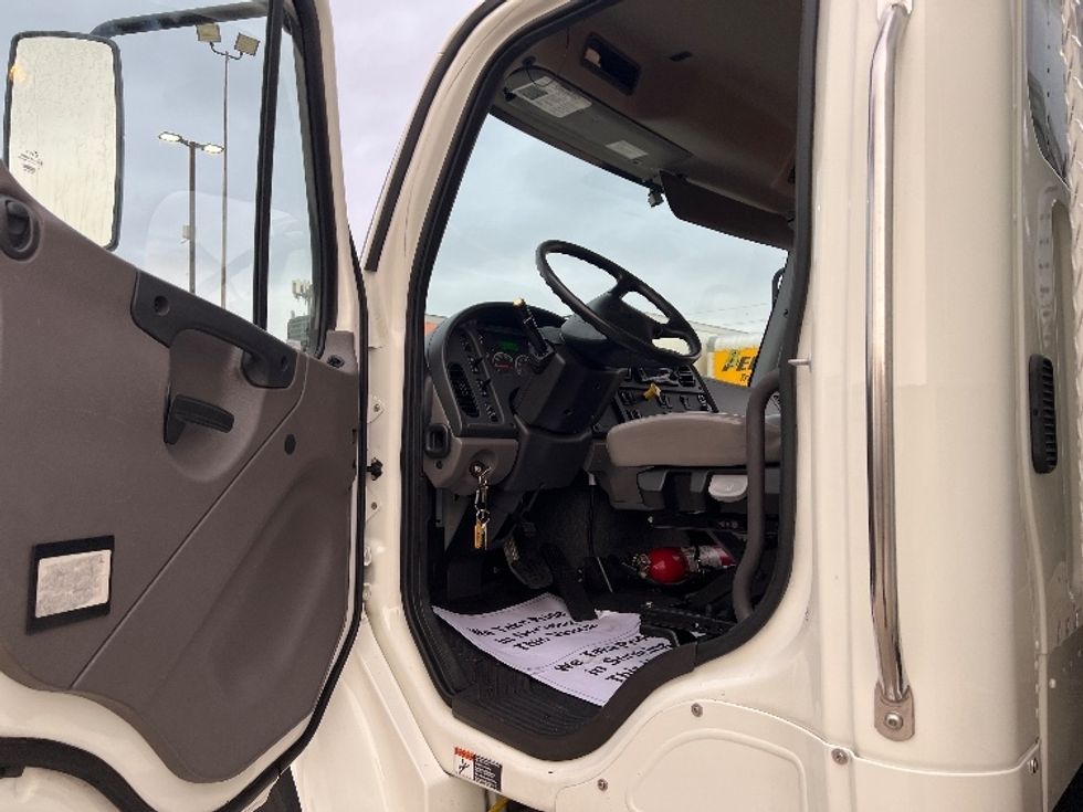 Medium Duty Box Truck-Light and Medium Duty Trucks-Freightliner-2023-M2-Dallas-TX-137,832\n\t\tmiles-$ 69,500 - Image 16