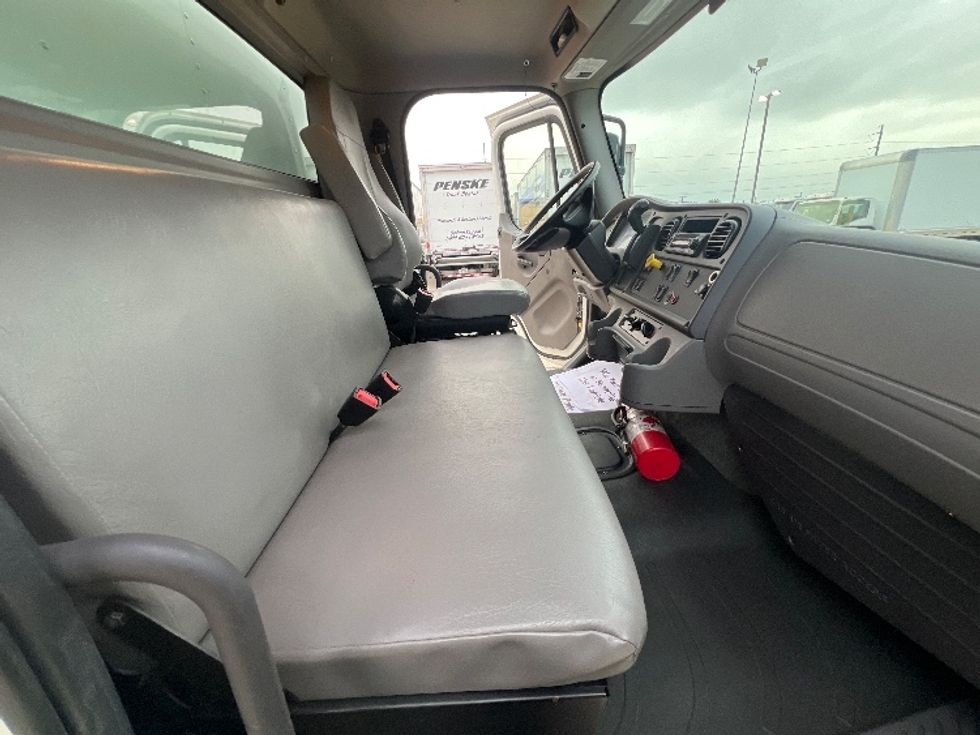 Medium Duty Box Truck-Light and Medium Duty Trucks-Freightliner-2023-M2-Dallas-TX-137,832\n\t\tmiles-$ 69,500 - Image 22