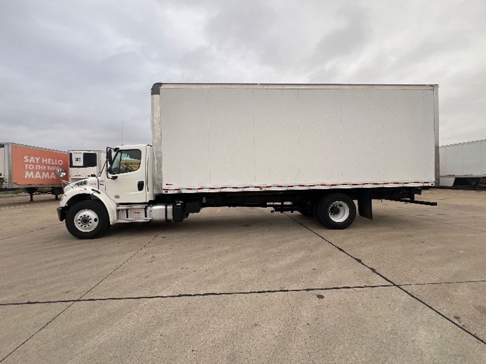 Medium Duty Box Truck-Light and Medium Duty Trucks-Freightliner-2023-M2-Dallas-TX-137,832\n\t\tmiles-$ 69,500 - Image 4