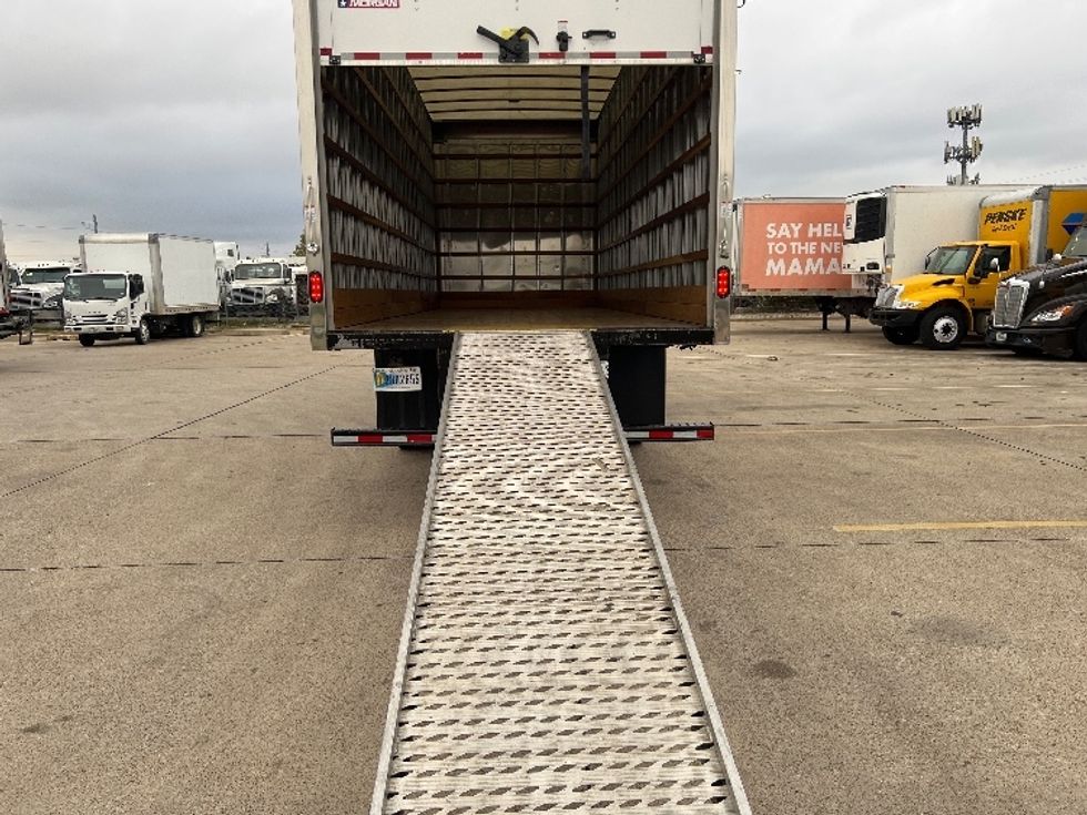 Medium Duty Box Truck-Light and Medium Duty Trucks-Freightliner-2023-M2-Dallas-TX-137,832\n\t\tmiles-$ 69,500 - Image 9