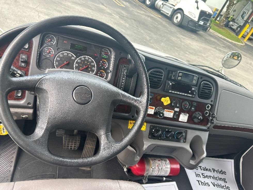 Medium Duty Box Truck-Light and Medium Duty Trucks-Freightliner-2023-M2-Dalton-GA-182,957\n\t\tmiles-$ 68,500 - Image 18