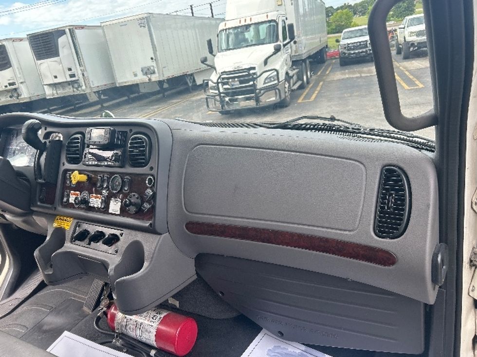 Medium Duty Box Truck-Light and Medium Duty Trucks-Freightliner-2023-M2-Dalton-GA-182,957\n\t\tmiles-$ 68,500 - Image 21