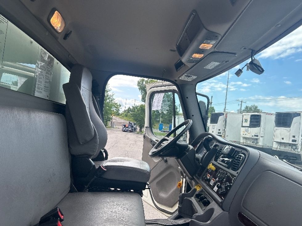 Medium Duty Box Truck-Light and Medium Duty Trucks-Freightliner-2023-M2-Dalton-GA-182,957\n\t\tmiles-$ 68,500 - Image 22
