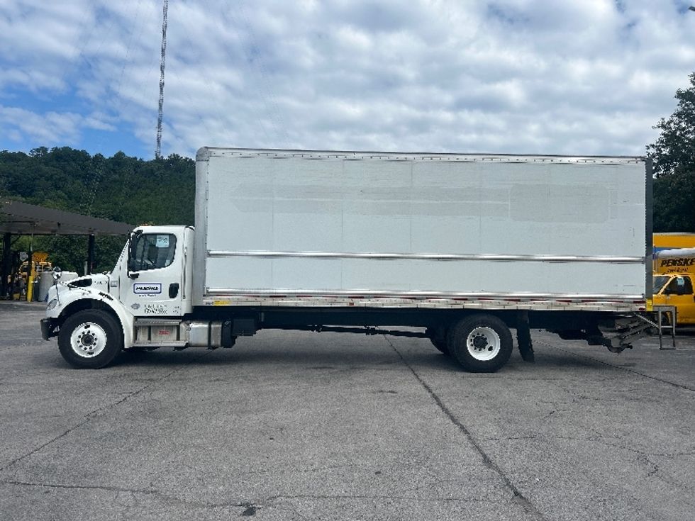 Medium Duty Box Truck-Light and Medium Duty Trucks-Freightliner-2023-M2-Dalton-GA-182,957\n\t\tmiles-$ 68,500 - Image 4