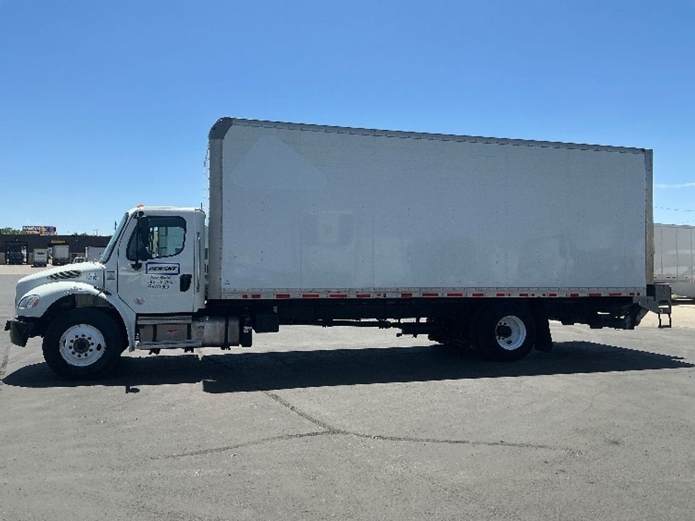 Medium Duty Box Truck-Light and Medium Duty Trucks-Freightliner-2023-M2-Denver-CO-187,096\n\t\tmiles-$ 68,500 - Image 4