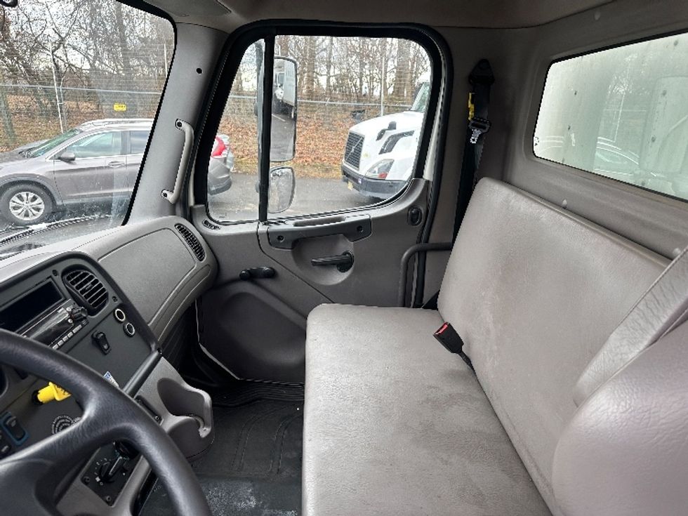 Medium Duty Box Truck-Light and Medium Duty Trucks-Freightliner-2023-M2-Edison-NJ-255,256\n\t\tmiles-$ 50,500 - Image 19