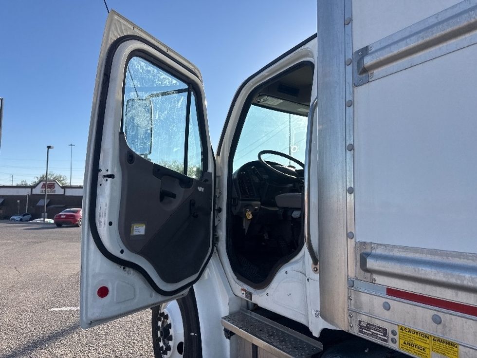Medium Duty Box Truck-Light and Medium Duty Trucks-Freightliner-2023-M2-El Paso-TX-219,596\n\t\tmiles-$ 60,750 - Image 16