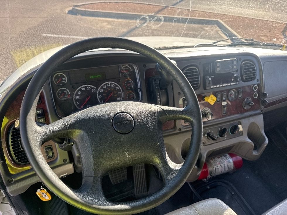 Medium Duty Box Truck-Light and Medium Duty Trucks-Freightliner-2023-M2-El Paso-TX-219,596\n\t\tmiles-$ 60,750 - Image 18