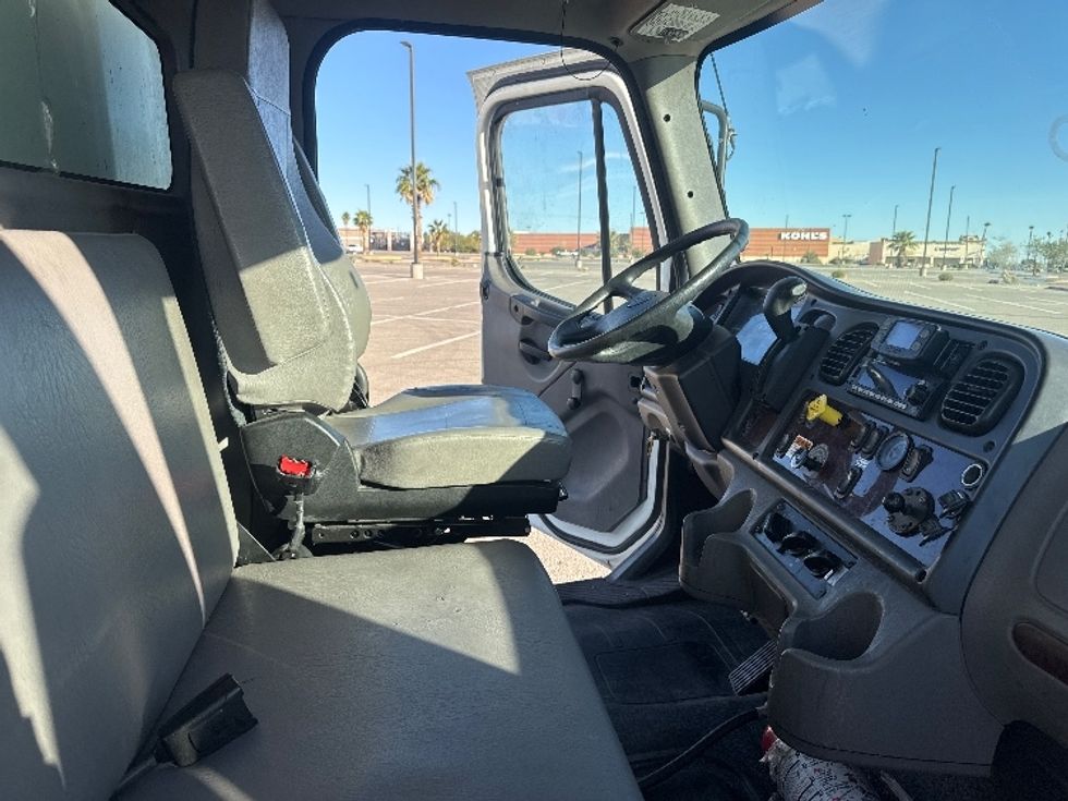 Medium Duty Box Truck-Light and Medium Duty Trucks-Freightliner-2023-M2-El Paso-TX-219,596\n\t\tmiles-$ 60,750 - Image 22