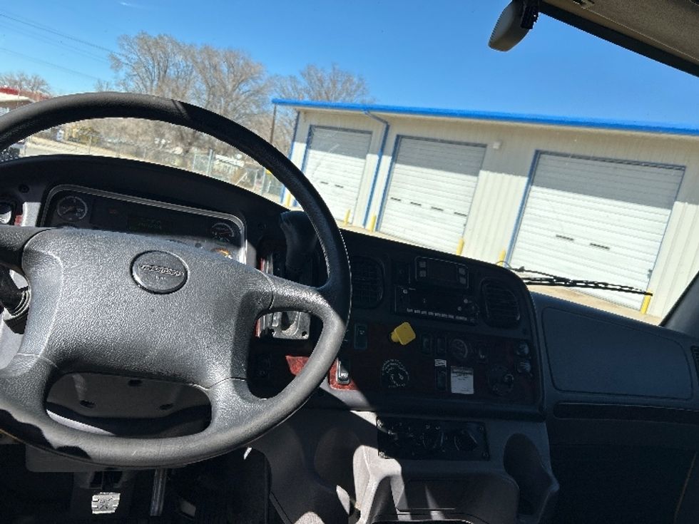 Medium Duty Box Truck-Light and Medium Duty Trucks-Freightliner-2023-M2-Farmington-NM-241,617\n\t\tmiles-$ 51,000 - Image 18