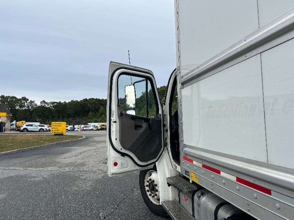 Medium Duty Box Truck-Light and Medium Duty Trucks-Freightliner-2023-M2-Fitchburg-MA-122,213\n\t\tmiles-$ 69,500 - Image 15