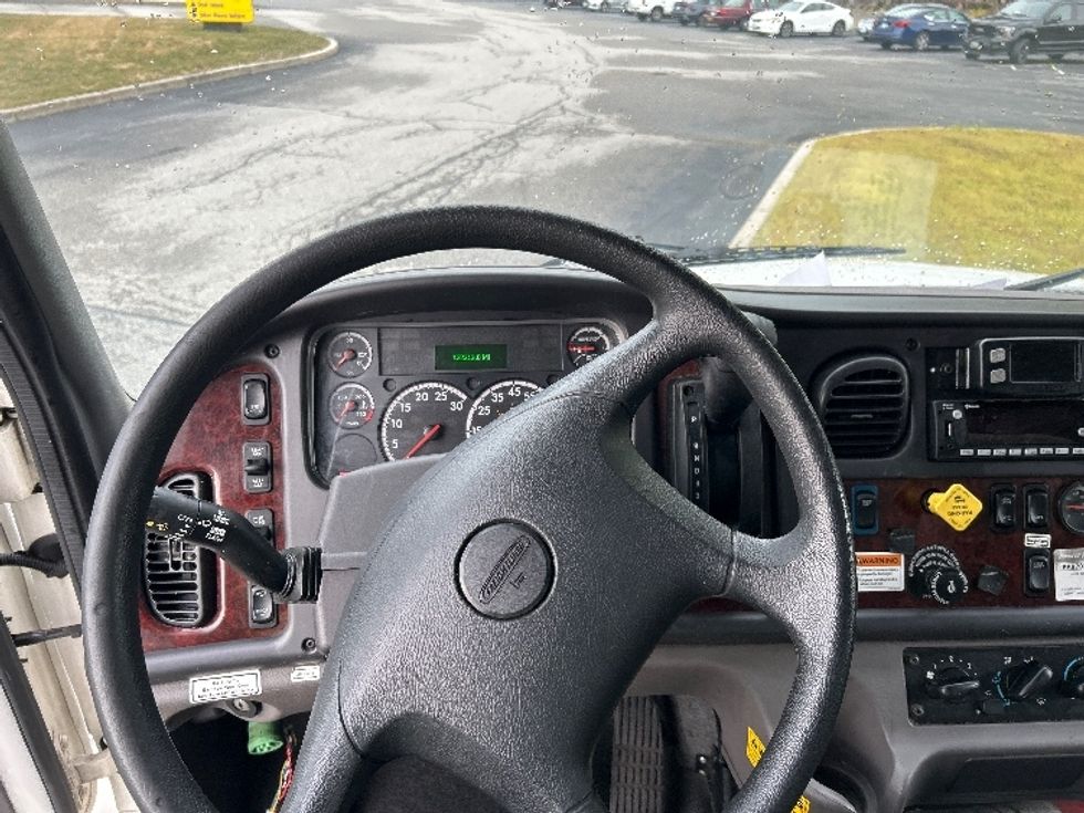 Medium Duty Box Truck-Light and Medium Duty Trucks-Freightliner-2023-M2-Fitchburg-MA-122,213\n\t\tmiles-$ 69,500 - Image 17