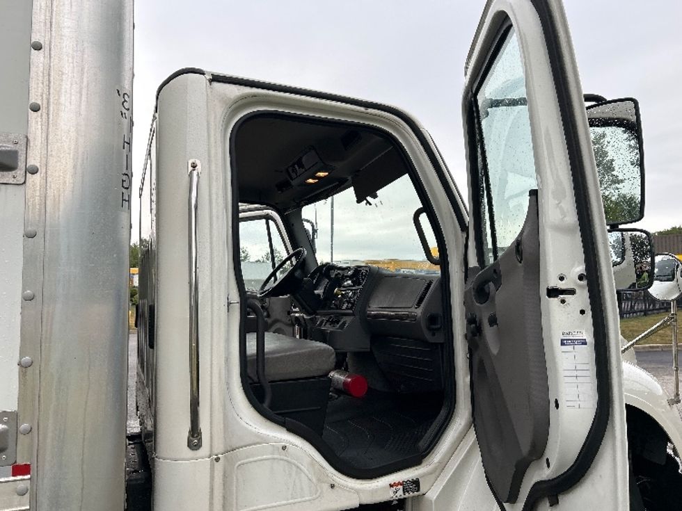 Medium Duty Box Truck-Light and Medium Duty Trucks-Freightliner-2023-M2-Fitchburg-MA-122,213\n\t\tmiles-$ 69,500 - Image 19