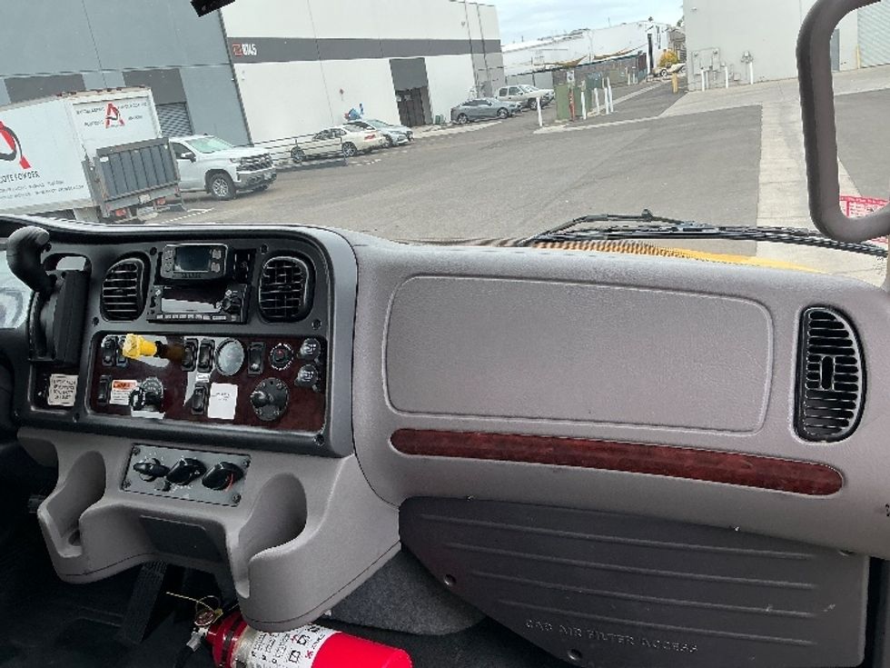 Medium Duty Box Truck-Light and Medium Duty Trucks-Freightliner-2023-M2-Fontana-CA-220,584\n\t\tmiles-$ 60,000 - Image 21
