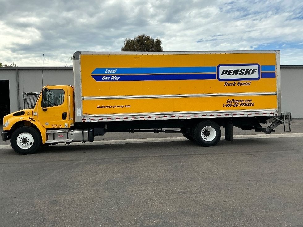 Medium Duty Box Truck-Light and Medium Duty Trucks-Freightliner-2023-M2-Fontana-CA-220,584\n\t\tmiles-$ 60,000 - Image 4