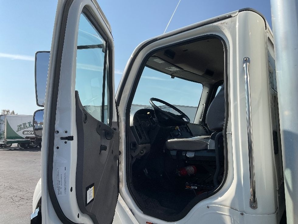 Medium Duty Box Truck-Light and Medium Duty Trucks-Freightliner-2023-M2-Gahanna-OH-174,014\n\t\tmiles-$ 65,750 - Image 16
