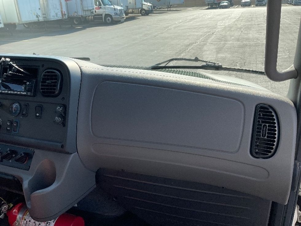 Medium Duty Box Truck-Light and Medium Duty Trucks-Freightliner-2023-M2-Gahanna-OH-174,014\n\t\tmiles-$ 65,750 - Image 21