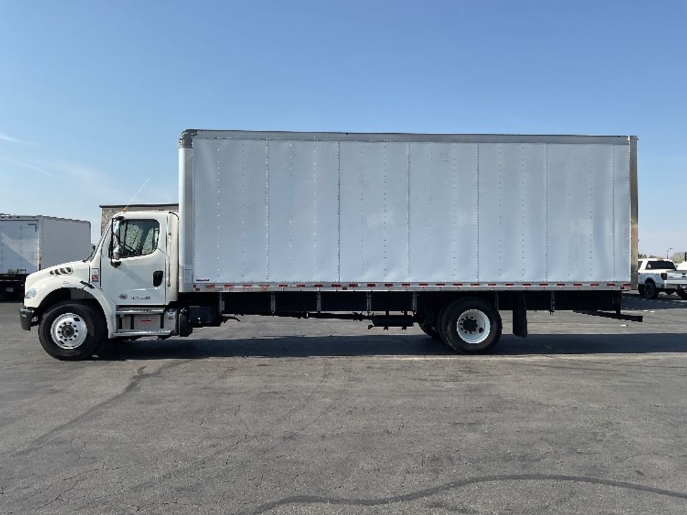 Medium Duty Box Truck-Light and Medium Duty Trucks-Freightliner-2023-M2-Gahanna-OH-174,014\n\t\tmiles-$ 65,750 - Image 4