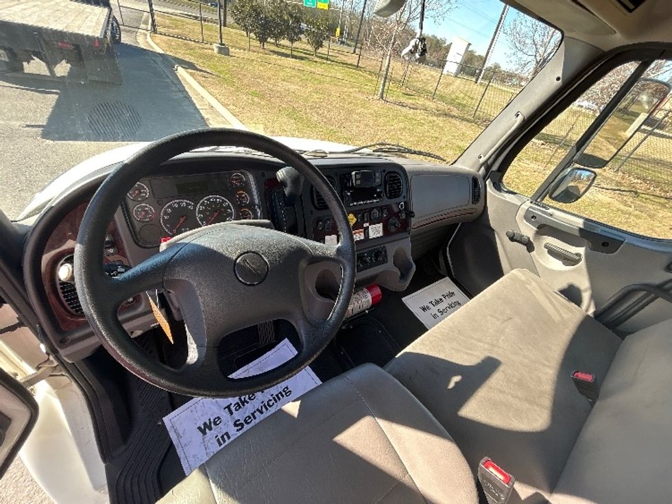 Medium Duty Box Truck-Light and Medium Duty Trucks-Freightliner-2023-M2-Hammond-LA-79,324\n\t\tmiles-$ 87,500 - Image 13